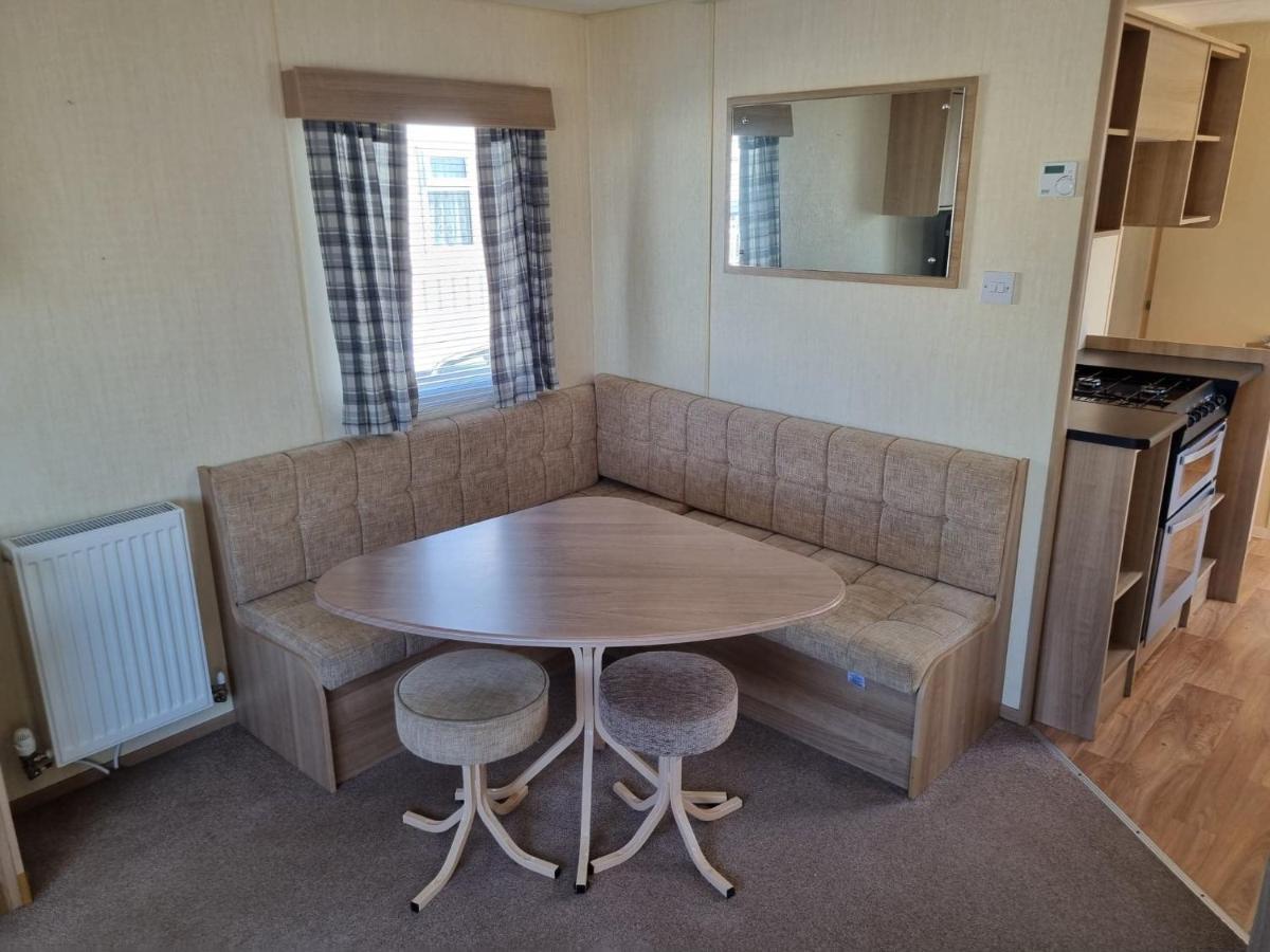 Pg49 8 Berth Pet Friendly Caravan Golden Palm Hotel Chapel Saint Leonards Bagian luar foto